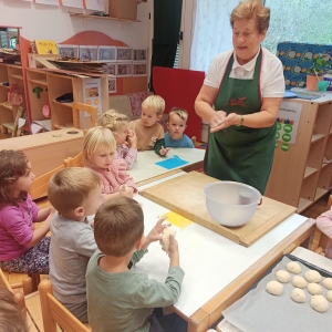 Tradicionalni slovenski zajtrk v sredinskih skupinah Tradicionalni slovenski zajtrk v sredinskih skupinah
