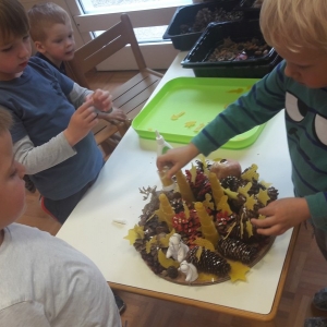 Tradicionalni slovenski zajtrk v rdeči igralnici Tradicionalni slovenski zajtrk v rdeči igralnici