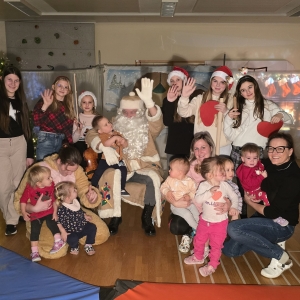 Veseli december v beli igralnici