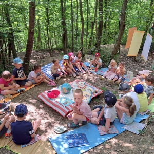 Dan v gozdičku Dan v gozdičku