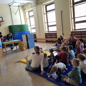 LUTKOVNA PREDSTAVA PLASTENKA NEVENKA LUTKOVNA PREDSTAVA PLASTENKA NEVENKA