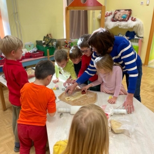 DIŠI PO PIŠKOTIH DIŠI PO PIŠKOTIH