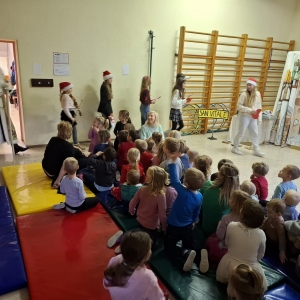 Predstava in obisk Dedka Mraza Predstava in obisk Dedka Mraza