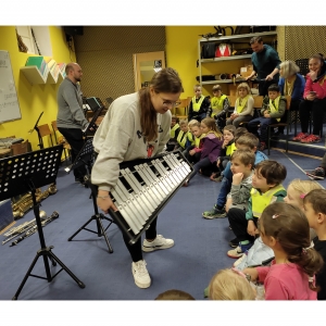 Obisk glasbenikov Pihalnega orkestra Osminka na Dobrovem Obisk glasbenikov Pihalnega orkestra Osminka na Dobrovem
