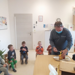 Tradicionalni slovenski zajtrk v skupini Pikapolonice Tradicionalni slovenski zajtrk v skupini Pikapolonice