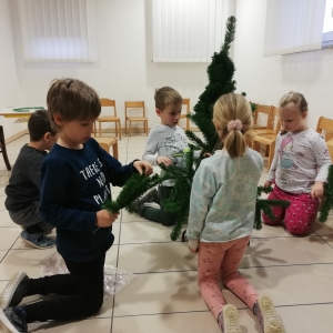 PRAZNIČNI DEVEMBER PRI LISIČKAH IN LISJAKIH PRAZNIČNI DEVEMBER PRI LISIČKAH IN LISJAKIH