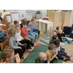 GLASBENO PRIPOVEDNI PERFORMANS GLASBENO PRIPOVEDNI PERFORMANS