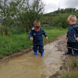 Po lužah čmok, čmok Po lužah čmok, čmok