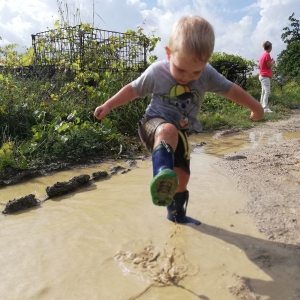 Po lužah čmok, čmok Po lužah čmok, čmok