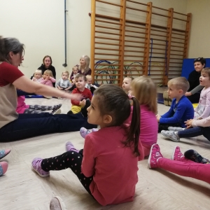 Biba poje, biba pleše, biba se igra