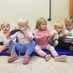 Biba poje, biba pleše, biba se igra