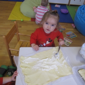 December v Beli skupini