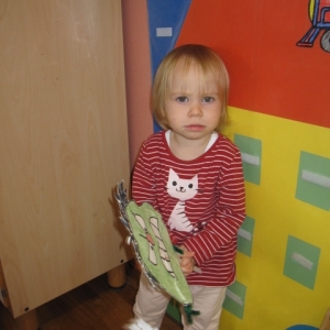 Piščanček Pik v beli igralnici Piščanček Pik v beli igralnici