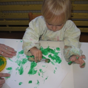 Piščanček Pik v beli igralnici Piščanček Pik v beli igralnici