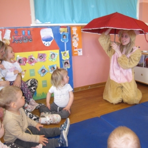 Bralne urice v beli igralnici Bralne urice v beli igralnici