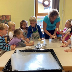 Kako zraste kruh – Tradicionalni slovenski zajtrk pri Volkih Kako zraste kruh – Tradicionalni slovenski zajtrk pri Volkih