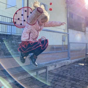 PUST VESELIH UST PUST VESELIH UST