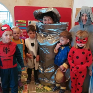 PUST VESELIH UST PUST VESELIH UST