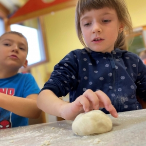 Kako zraste kruh – Tradicionalni slovenski zajtrk pri Volkih Kako zraste kruh – Tradicionalni slovenski zajtrk pri Volkih