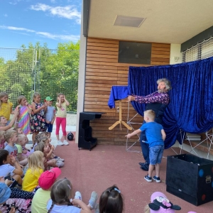 DOPOLDNE S ČARODEJEM DOPOLDNE S ČARODEJEM