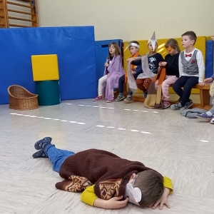 Pravljica Babica Zima pri Mavricah Pravljica Babica Zima pri Mavricah