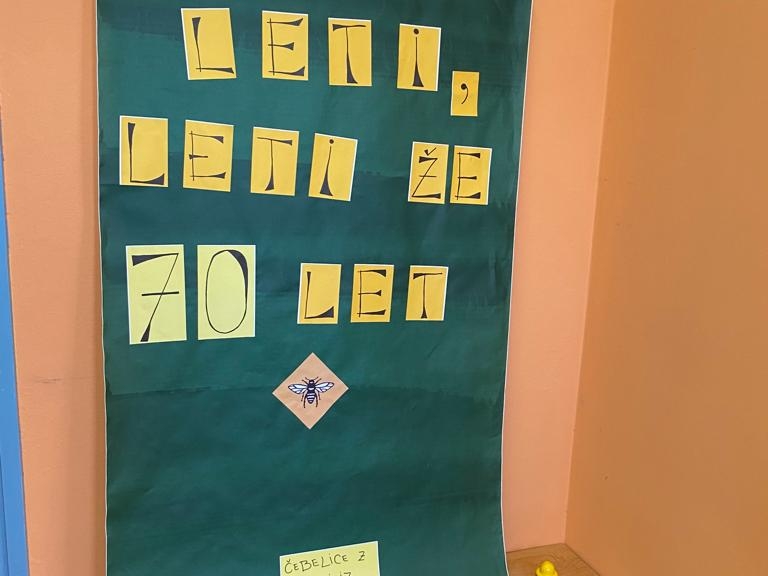 LETI, LETI ŽE 70 LET: RAZSTAVA KNJIŽNE ZBIRKE ČEBELICA