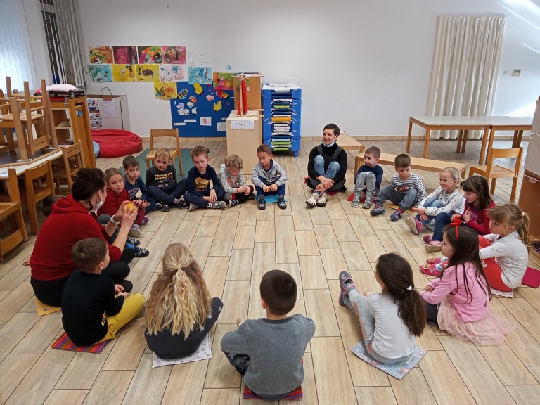 Obisk čarobne vile pri Draguljih