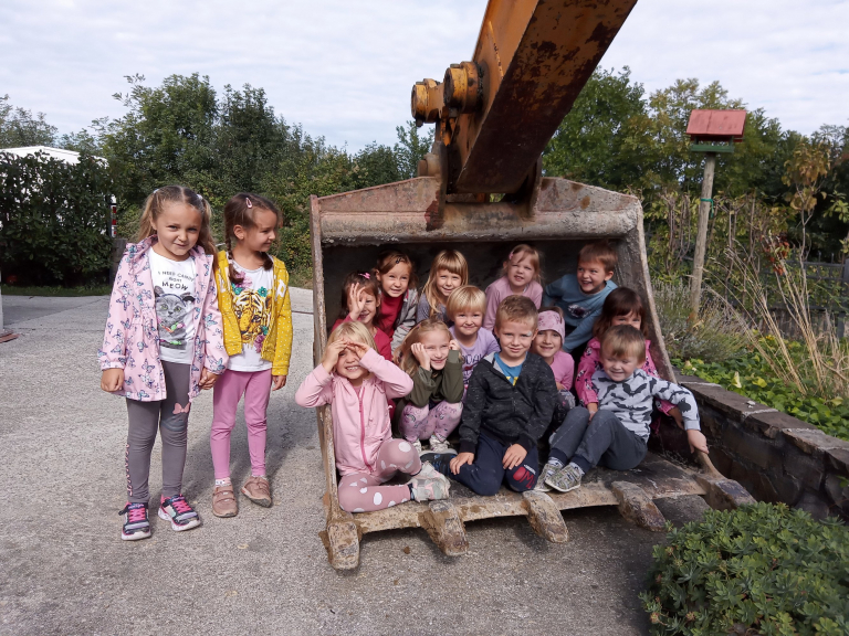 Sledimo gradnji igrišča