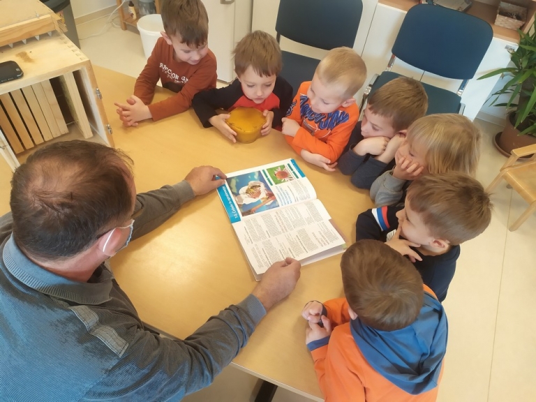 Tradicionalni slovenski zajtrk v skupini Pikapolonice